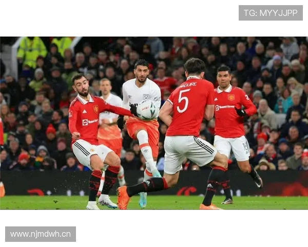 曼联防守体系漏洞频出:稳定性承压,对争冠形势产生影响 曼联防守体系漏洞频出:稳定性承压,对争冠形势产生影响