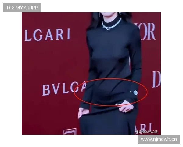 冯彦哲今天穿得像电影明星，赛场上可完全不是这风格啊！